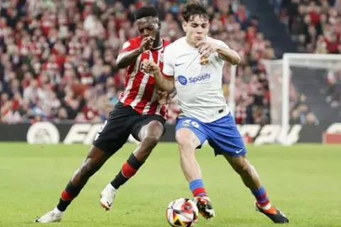 برشلونة أو لا شيء.. ظهير برشلونة الشاب يواجه مفترق طرق مصيري